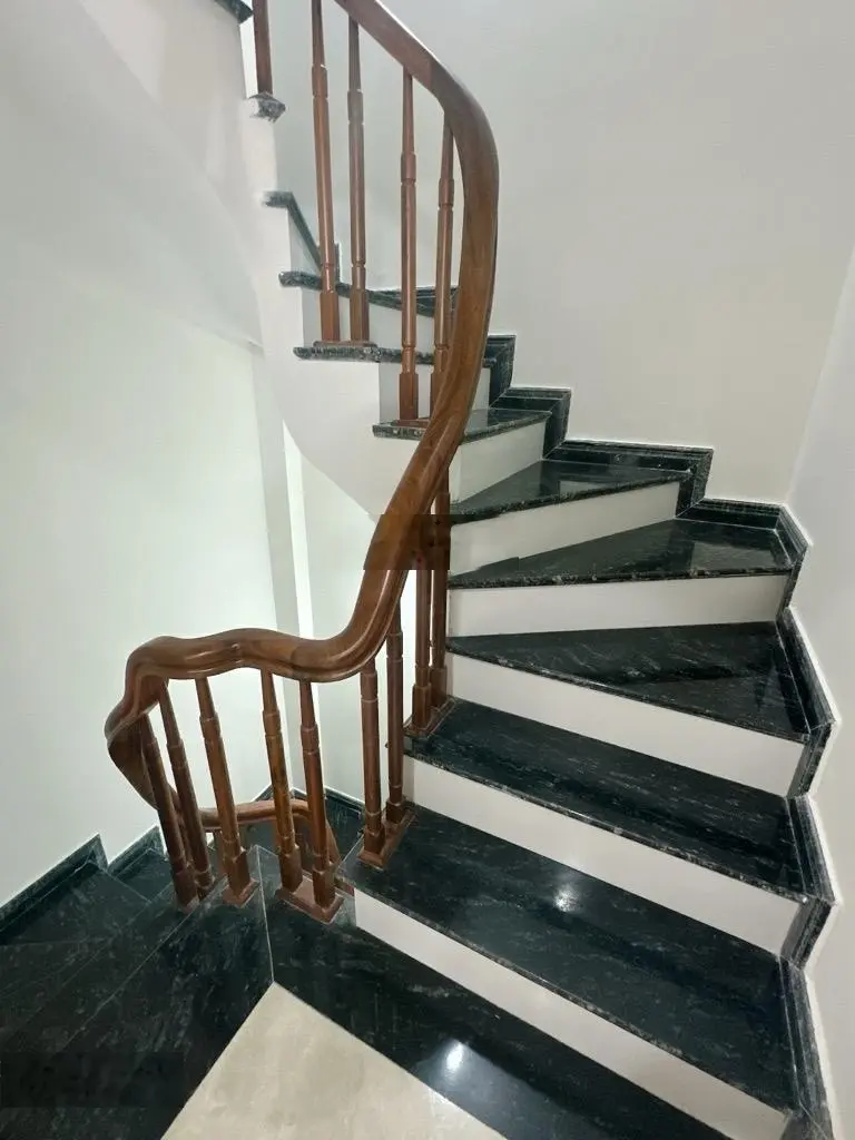 Bán nhà tại yên thường, dt45m2, 4t, nhà đẹp , dân xây, ô tô 5 chỗ vào nhà, cực hiếm, giá nhỉnh 4 tỷ
