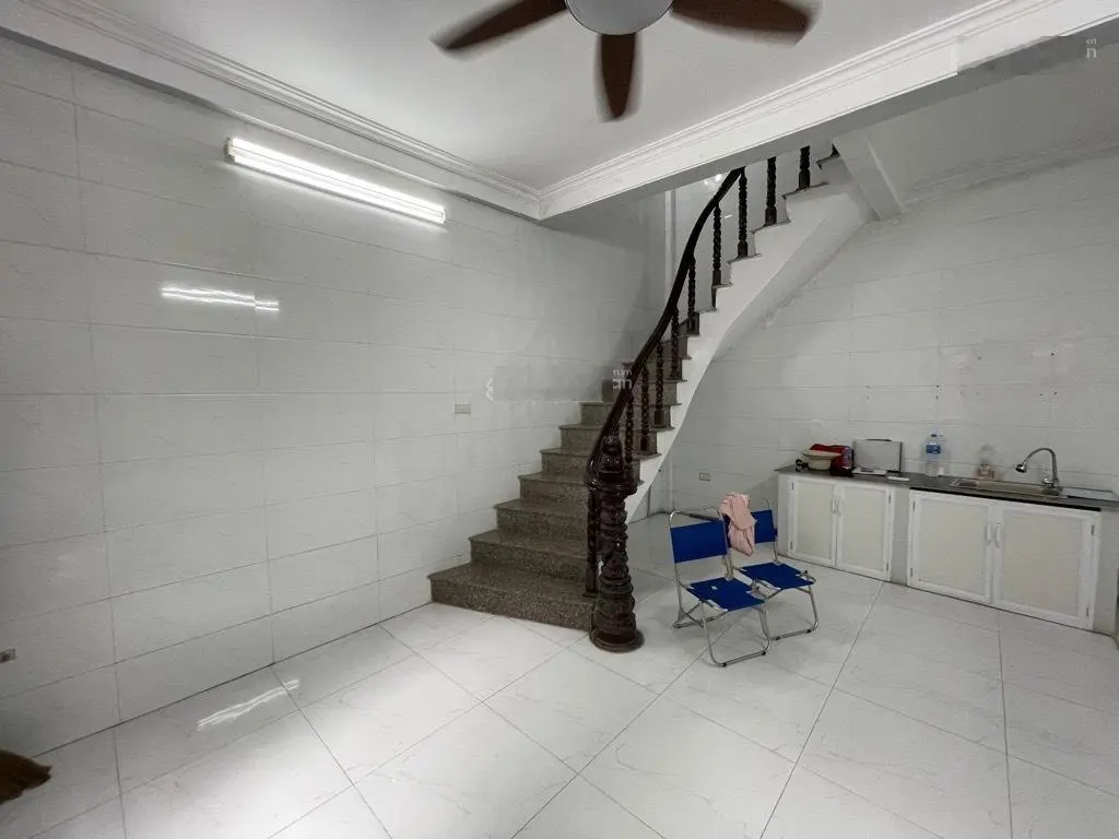 Nhà hiếm Phúc Tân - Hoàn Kiếm giá chỉ 5.5 tỷ, khu vực sầm uất di chuyển siêu tiện. LH 0979 389 ***