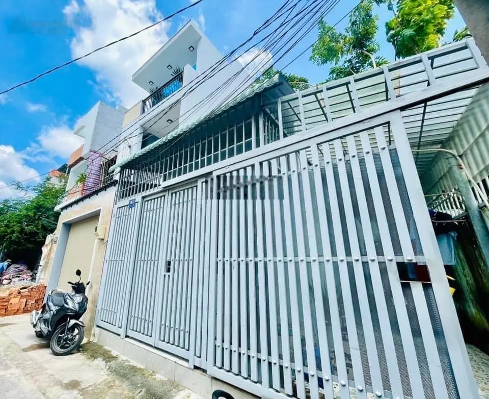 Bán nhà 69,4m2, giá 4,7 tỷ, đường Lê Văn Thịnh rẽ vào. TP Thủ Đức. LH: 0902 126 ***