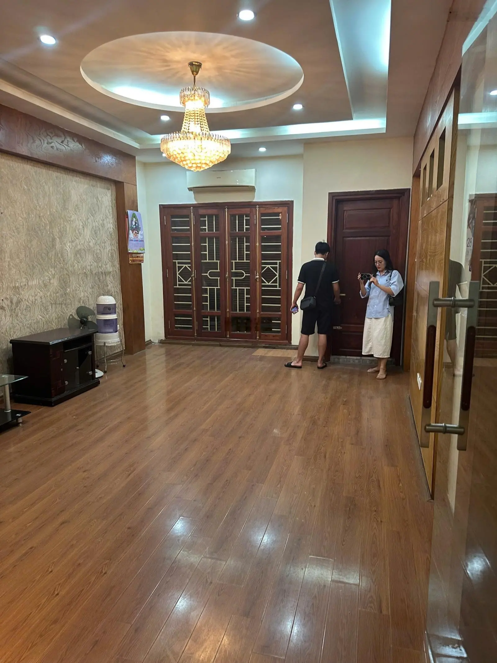PHỐ VIP NGUYỄN VĂN HUYÊN - Cầu Giấy - vỉa hè ô tô tránh, kinh doanh cực đỉnh 70m2 x 5 tầng x 5m.