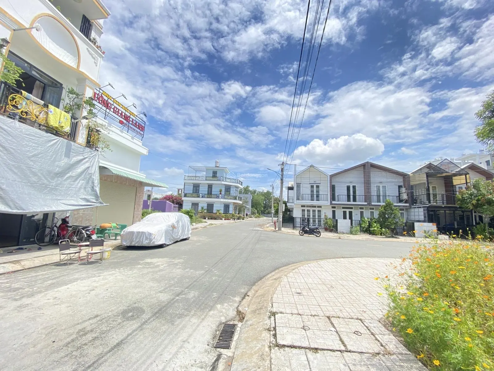Cát Tường Phú Sinh bán lô góc 2 mặt tiền trục chính DT: 8x14=108m2 SHR vị trí đẹp kinh doanh ạ