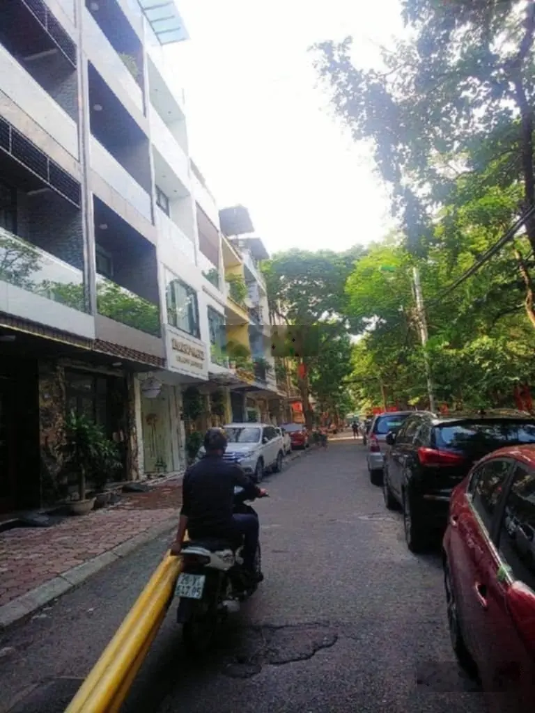 Bán nhà phố Kim Đồng view thẳng mặt hồ, nhà hai mặt ngõ ô tô tránh nhau thoải mái