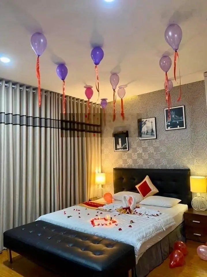 Độc quyền! Nhà MT Lê Hồng Phong, Q10. Đang KD cho thuê 80tr/tháng - Giá 5 tỷ 3 / 90m2. Sổ chính chủ
