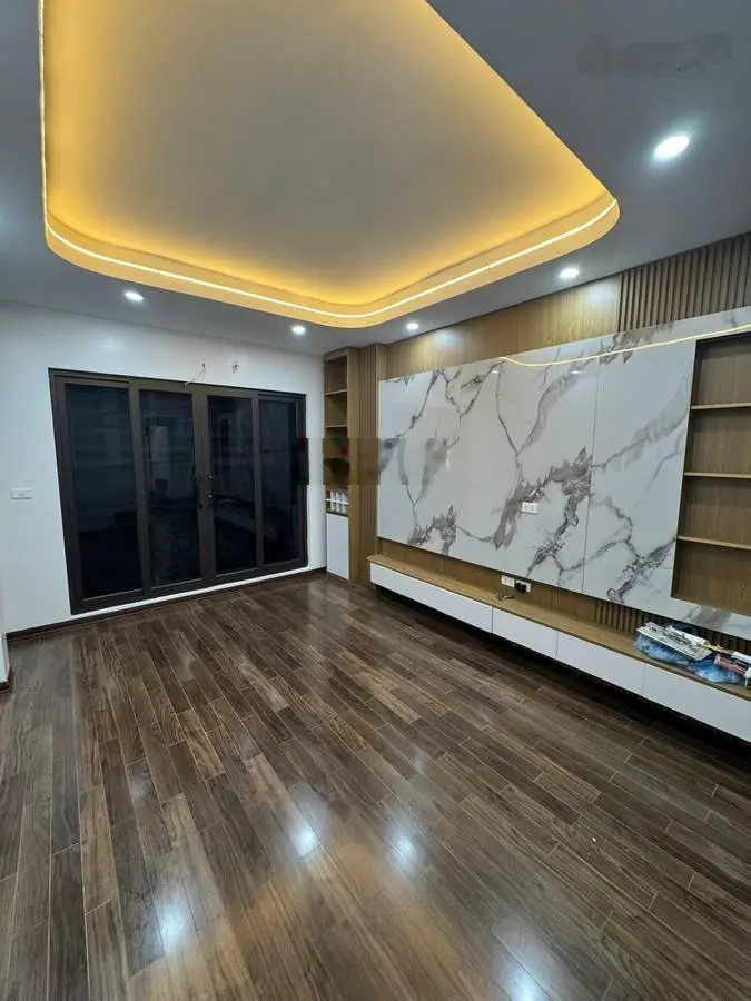 Ngõ nông trung tâm cầu giấy- 7 tầng thang máy-nhà mới-ô tô đỗ cửa-kinh doanh sầm uất