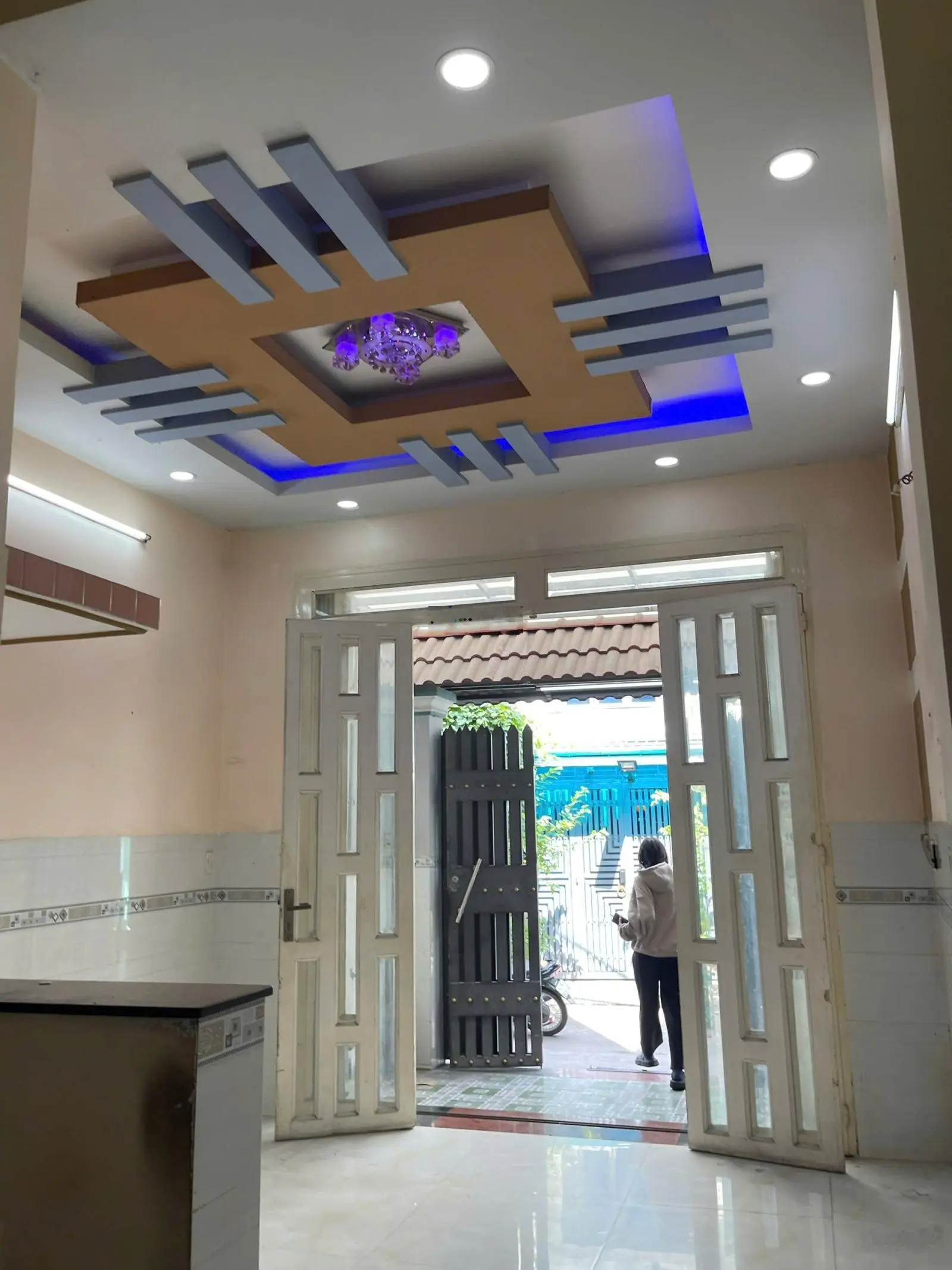 Hẻm 528 Điện Biên Phủ Quận 10, 4m x 11m, 5 tầng, xe hơi đỗ cửa, 9. X tỷ (thương lượng)