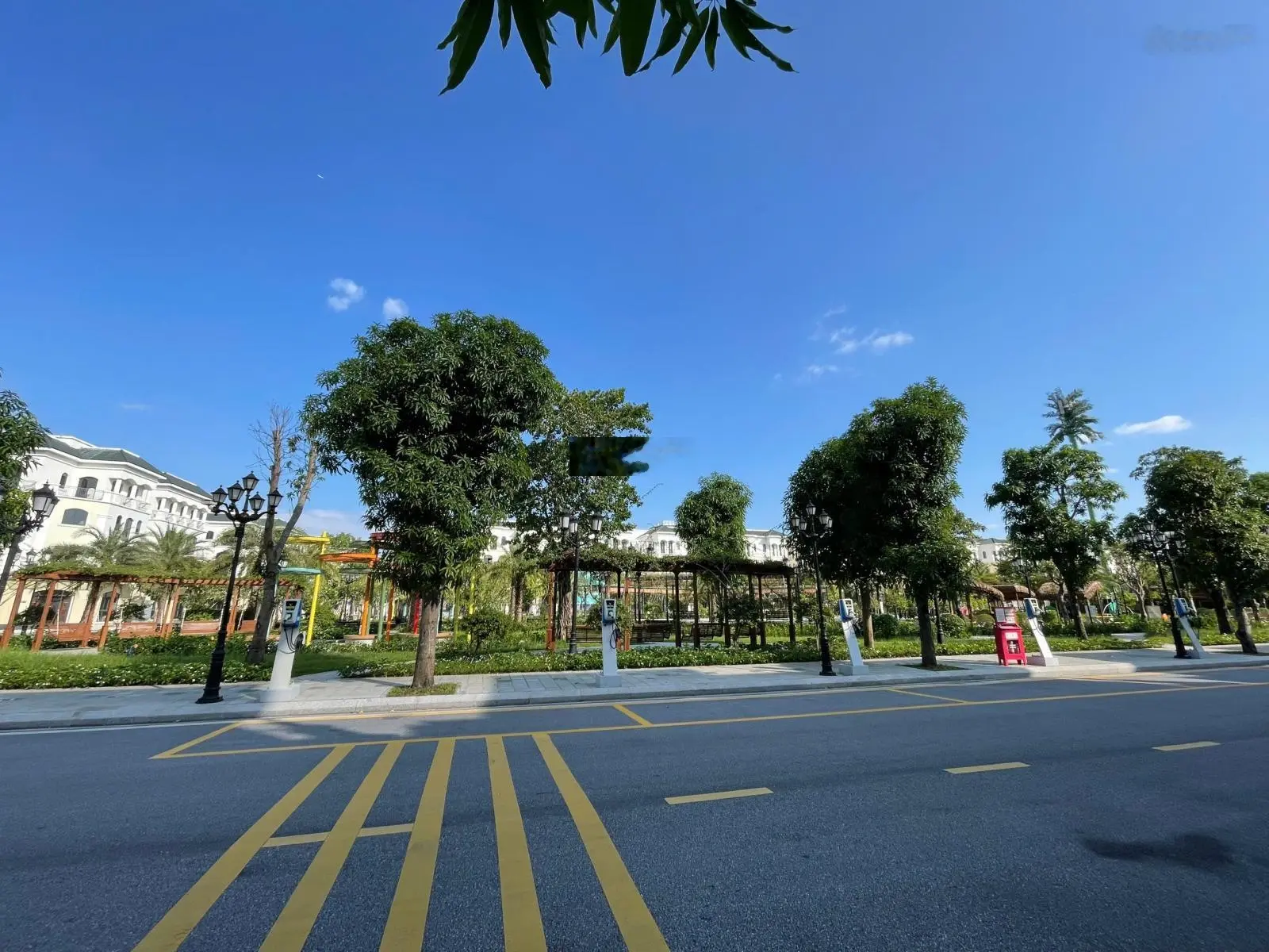 Không bao giờ có căn thứ 2! chính chủ cắt lỗ biệt thự song lập view trực diện công viên. đã có sổ
