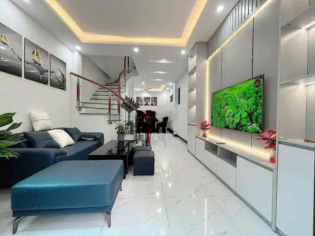 3,85 tỷ . Cực phẩm Đại Cát . 5 tầng , MT 6,6m full nội thất ,gần ôto