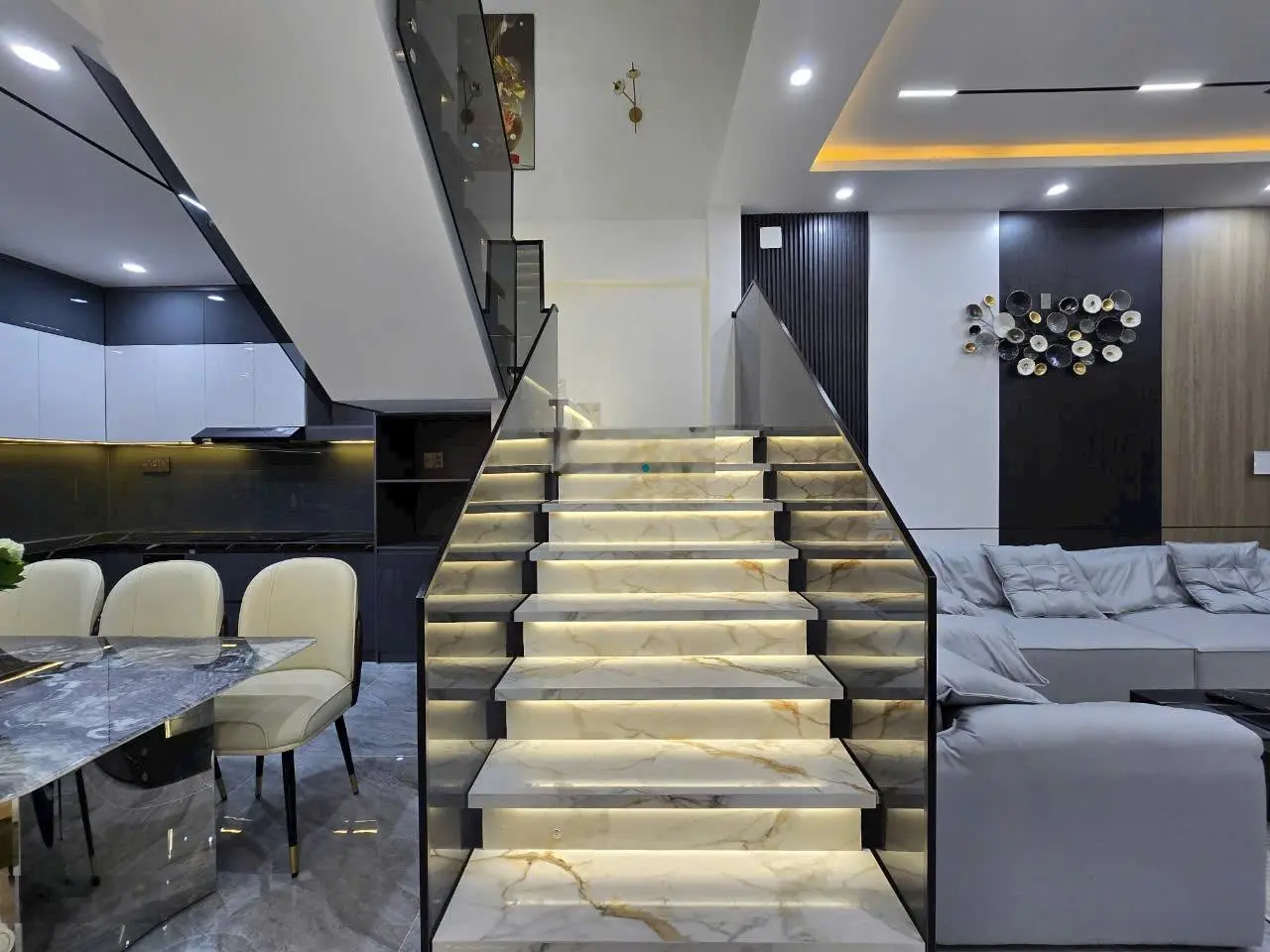 Bán siêu phẩm thiết kế Luxury, full nội thất hiện đại, cách biển 500m, sân ô tô. LH 0937 894 ***