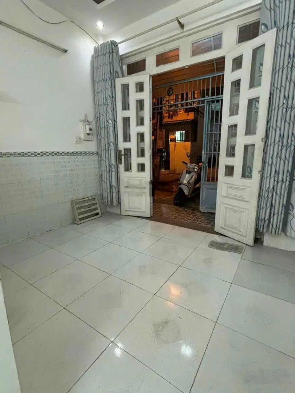 Bán nhà hẻm xe hơi ngã 4 Bốn Xã 2,390 tỷ, 2 PN, 2 WC, diện tích 24 m2, 1 trệt 1 lầu LH: 0938 030 ***
