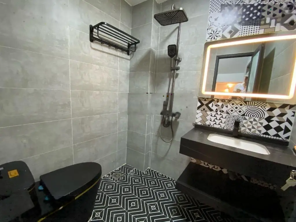 Nhà cự lộc đẹp mới lung linh - thoáng sáng - sát phố, sát hồ, bãi gửi ô tô - full nội thất tặng lại