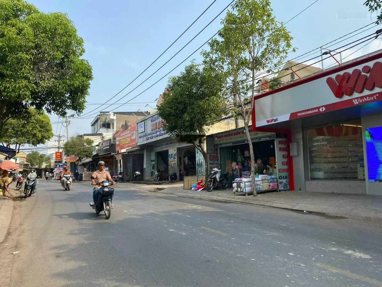 MT Nguyễn Xiển, ngay ngã 3 Lò Lu, DT 20m*30m=600m2. ODT 400m2, Xd 1 trệt 2 lầu, Giá 30 tỷ TL