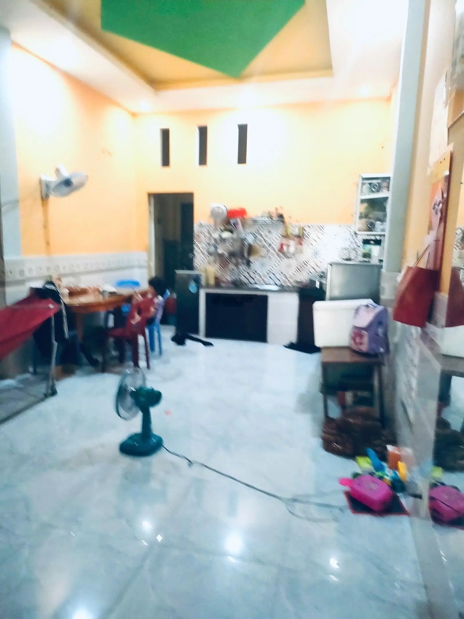 Nhà 2 lầu gần chợ xóm vắng giá 4 tỷ 300 triệu