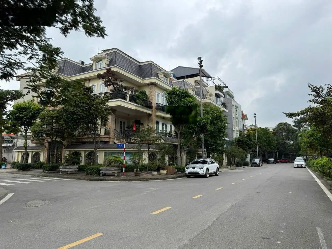Cần bán nhà biệt thự Việt Hưng, Long Biên, Hà Nội
