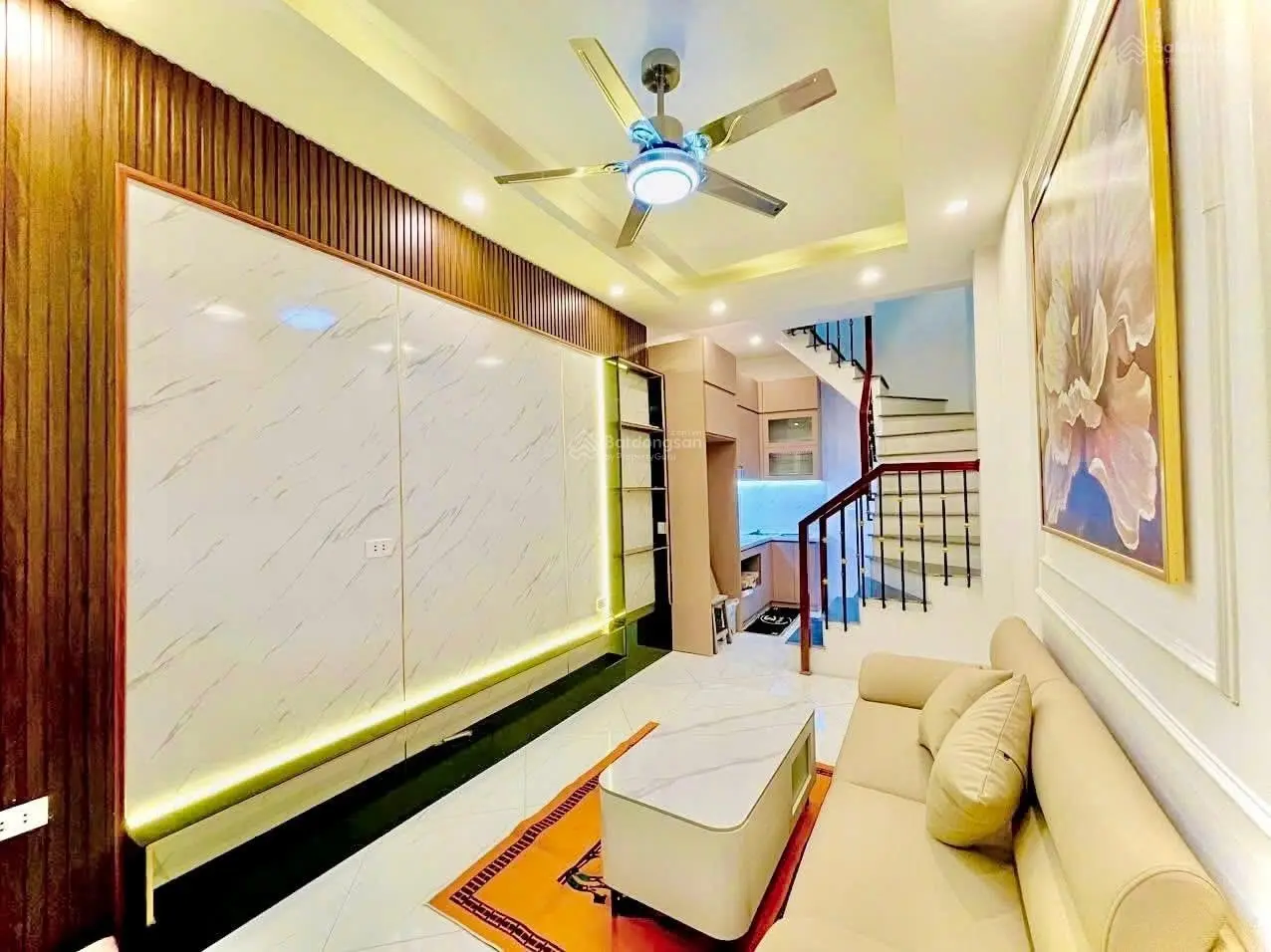 Nam Vương! Đ Láng, gần phố, ngõ rộng, 3 gác, nở hậu, nhà đẹp, tặng nội thất, 35m*4 tầng