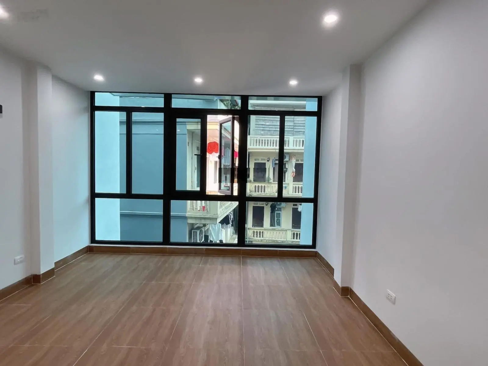 Bán nhà đẹp Trần Duy Hung,Ô tô đỗ cửa,ngõ thông tứ tung,kinh doanh-DT65m 5 tầng-MT:4.1m-15.5 Tỷ