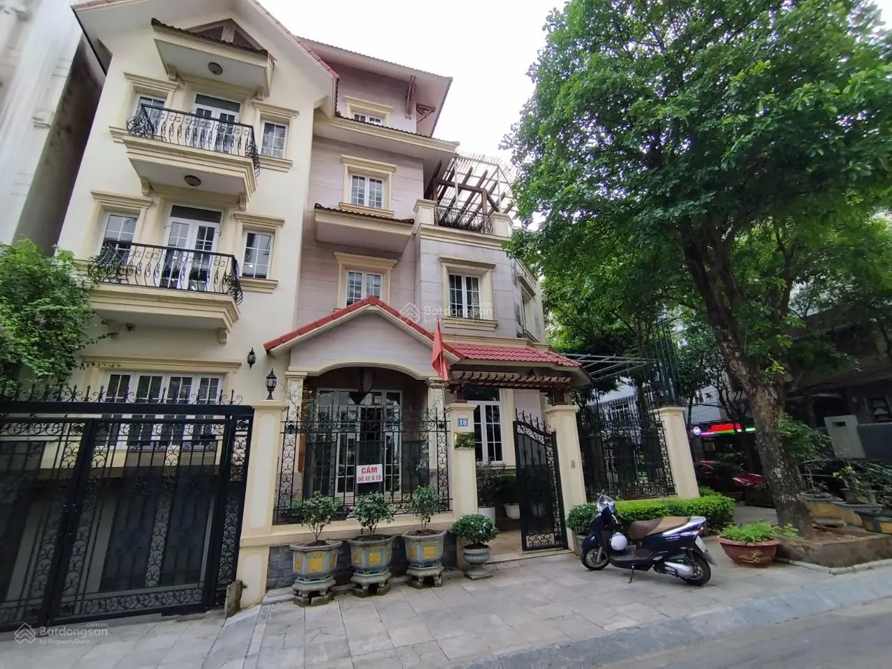 Bán biệt thự Mỹ Đình 2 diện tích 130 m ,180 m , 200 m , 220 m đẹp nhất mới nhất giá rẻ.