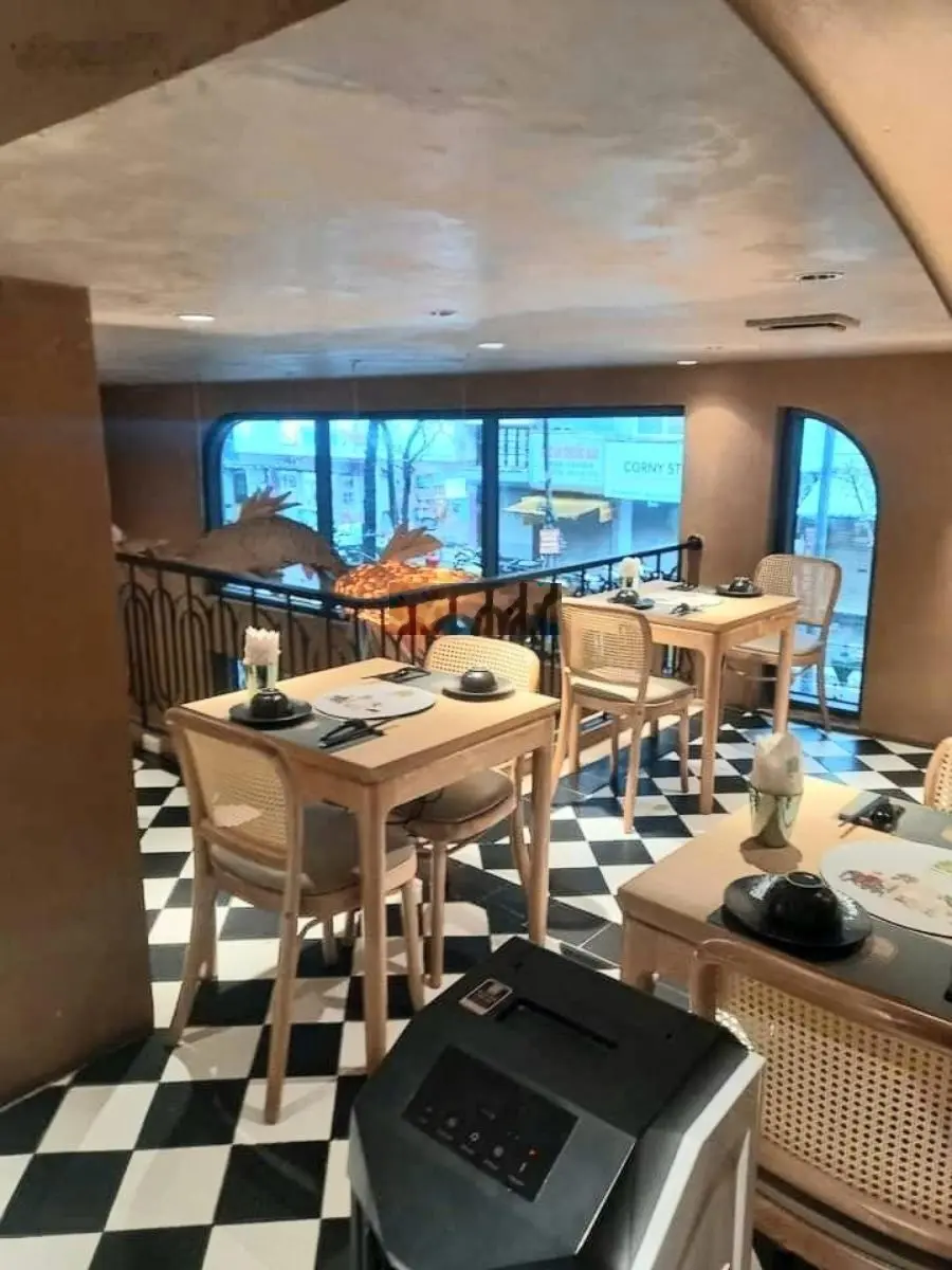 Nhà mặt phố vip lô góc - sổ đỏ - 105 m2 - mặt phố