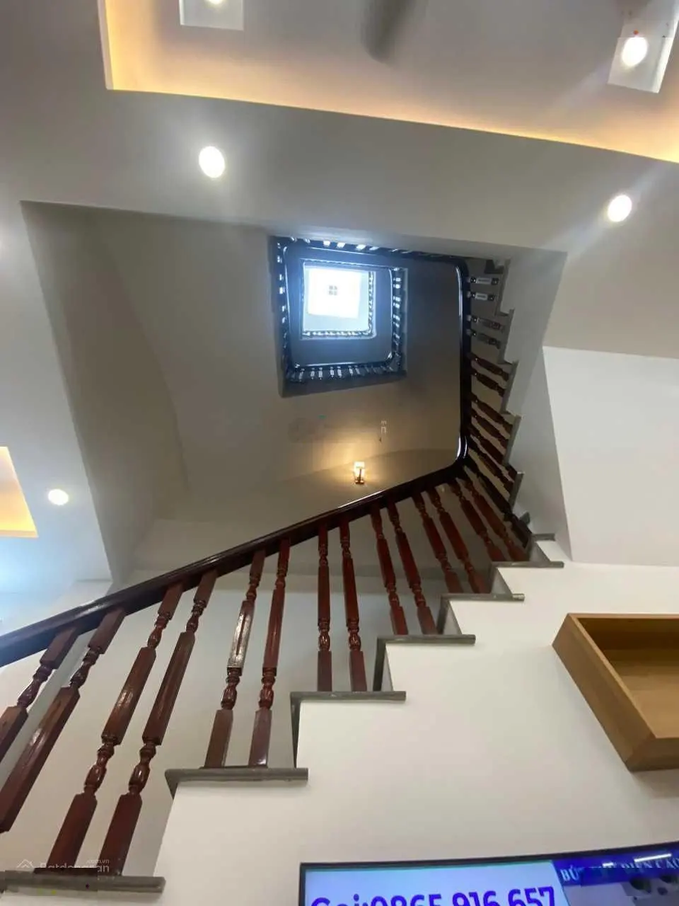 Mỹ Đình Nguyễn Hoàng cần bán gấp tòa nhà mới - full nội thất - có ô chờ thang máy - 3 thoáng lô góc