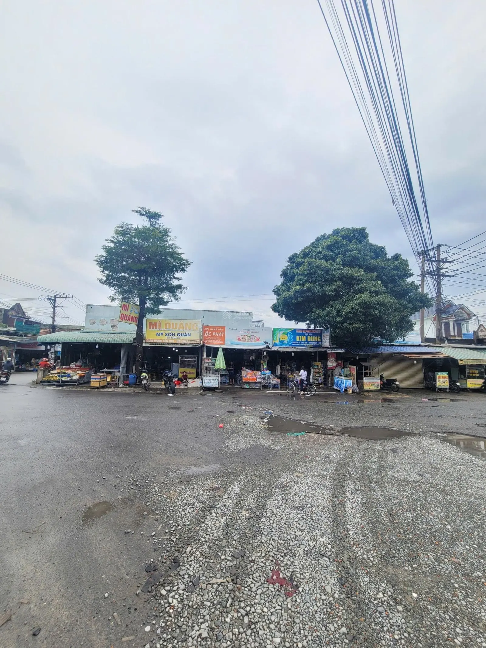 Bán đất Tặng nhà tạm MT Đường Kính Nổi ngang 7,4x21m kinh doanh đa nghề đang cho thuê 11trieu/thang