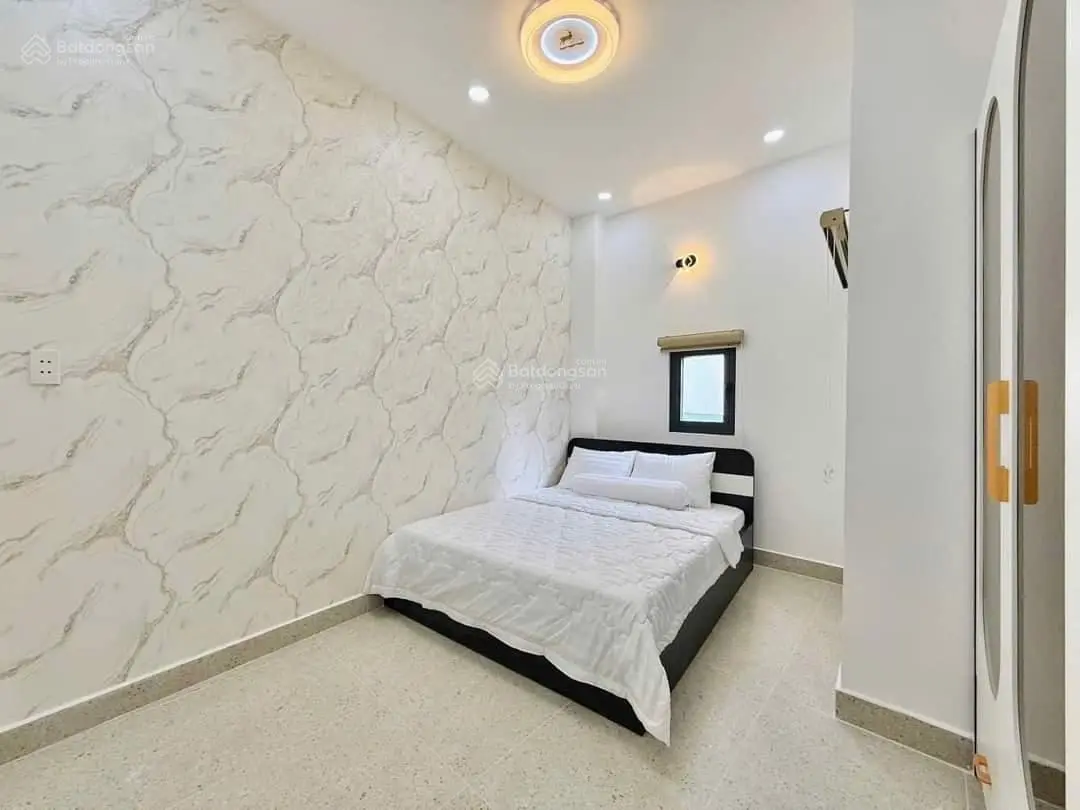 Bán gấp nhà đang cho thuê 29tr/th ở Bùi Hữu Nghĩa-P5-Q5. DT 74,8m giá 3tỷ86 cách chợ Hoà Bình 300m
