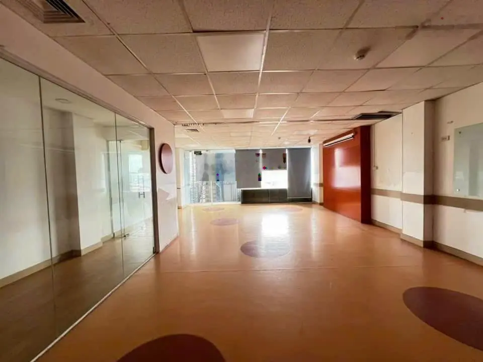 Bán nhà mặt phố Xuân Diệu - Tây Hồ, 8 tầng thang máy, cho thuê 6000usd/th, DT 140m2, MT 8m, 81 tỷ