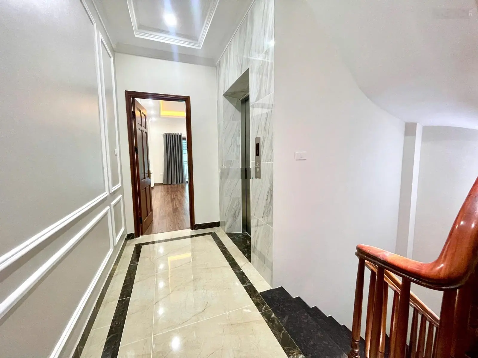 Chỉ 10,5 tỷ có nhà Ngô Thị Sỹ- Vạn Phúc HĐ 5T-38m2 có thang máy oto đỗ cửa sát KĐT Galaxy Vạn Phúc