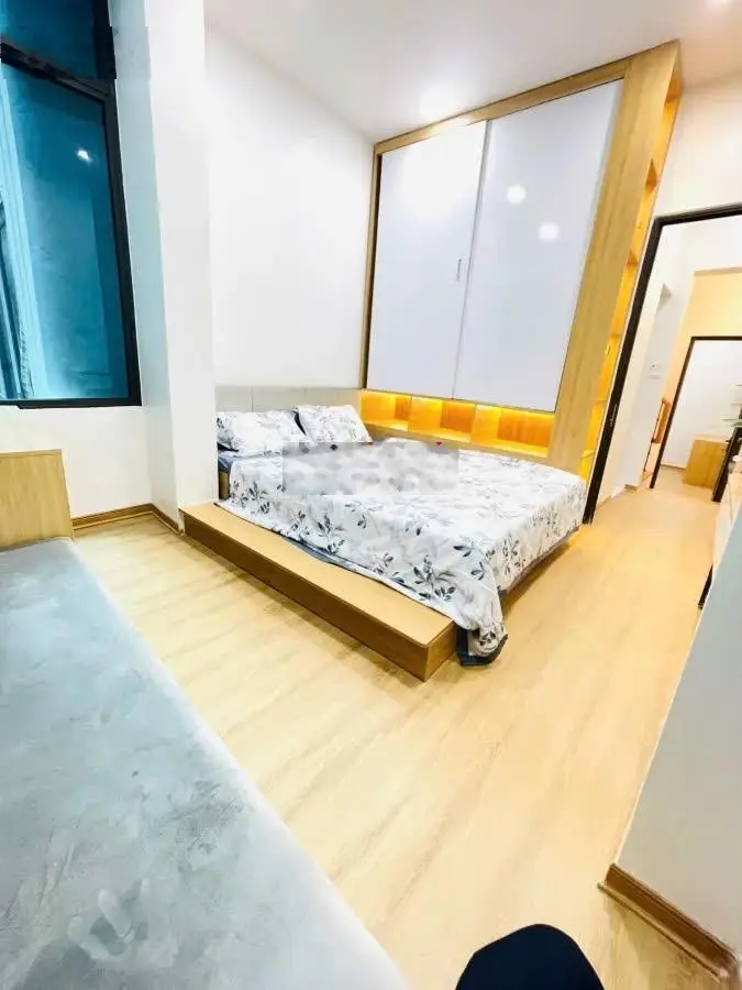 Vip Ngã Tư Sở - Ô Tô vài bước chân - 3M Ra Phố Hai Mặt Thoáng - Không Lỗi Phong Thuỷ - Mới Tinh