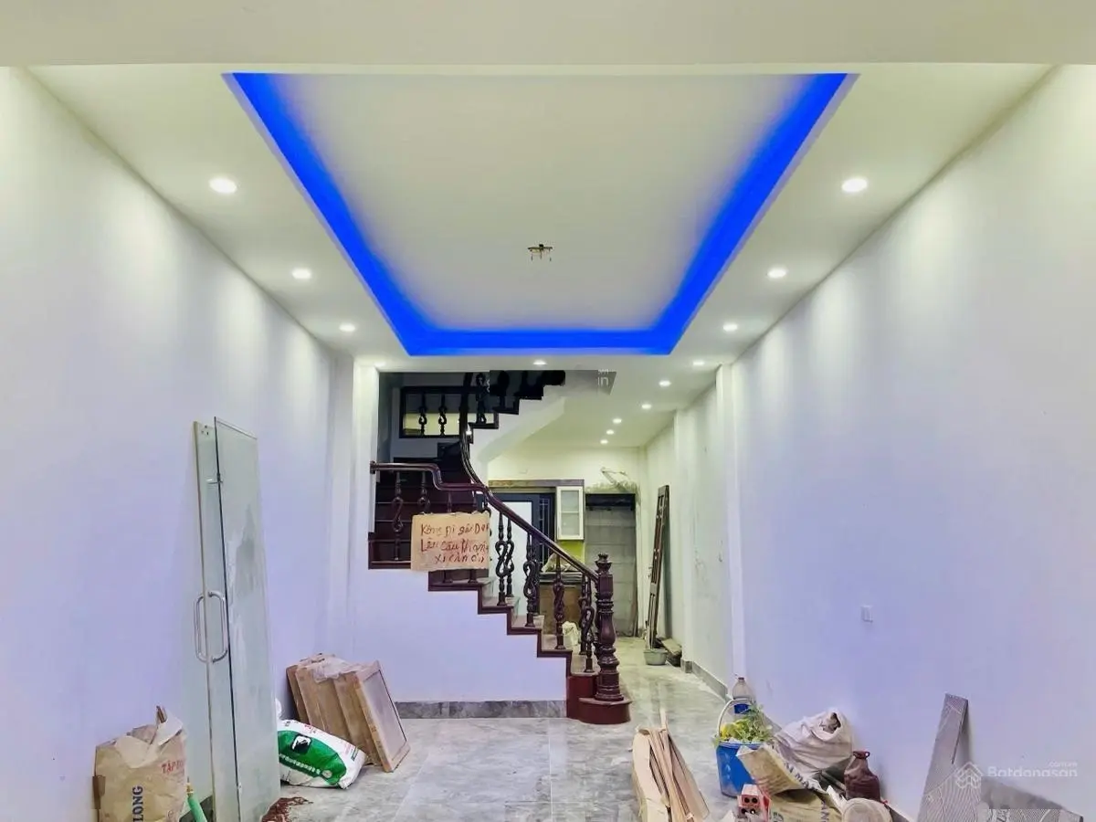 Bán gấp nhà Nguyễn Khánh Toàn 49m2 x 4 tầng dân xây chắc chắn mới tinh ở cực sướng