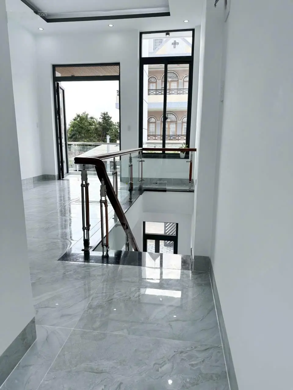 Nhà ở khu đẹp chợ Tương Bình Hiệp