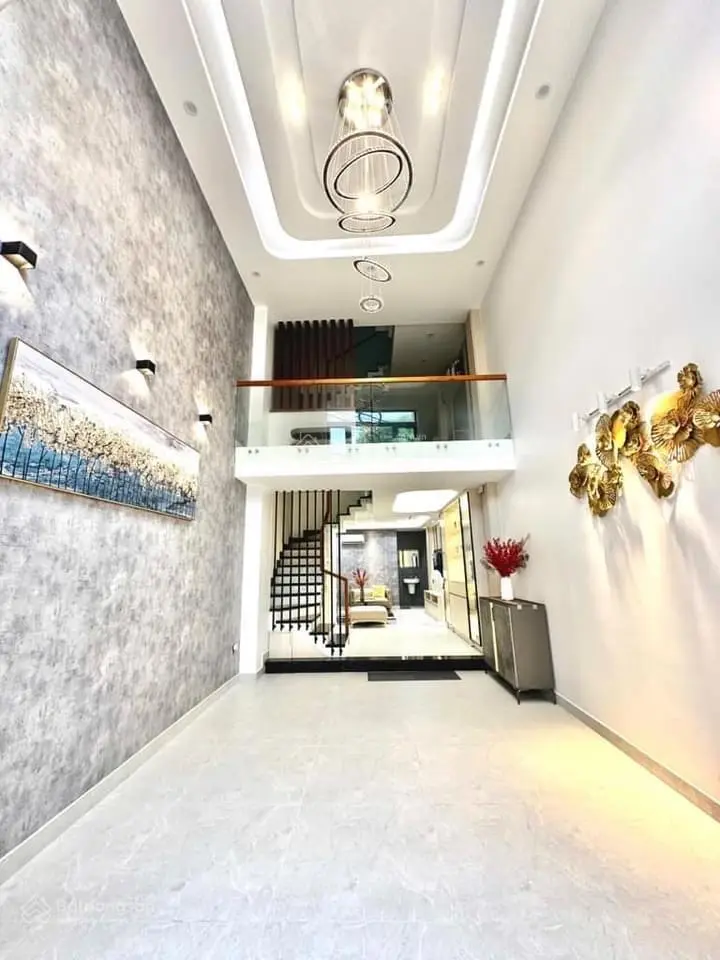 Xe hơi ngủ nhà - khu vip thành thái -q10 - 4x15m - 4 tầng-vừa ở vừa kinh doanh - sát mặt tiền đường