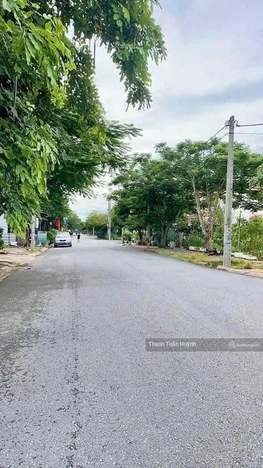 Bán đất mặt tiền Đ. Cầu Vòng, Phường 5 gần Bệnh Viện Đại Học Trà Vinh 120m2 giá chỉ 450tr .SHR
