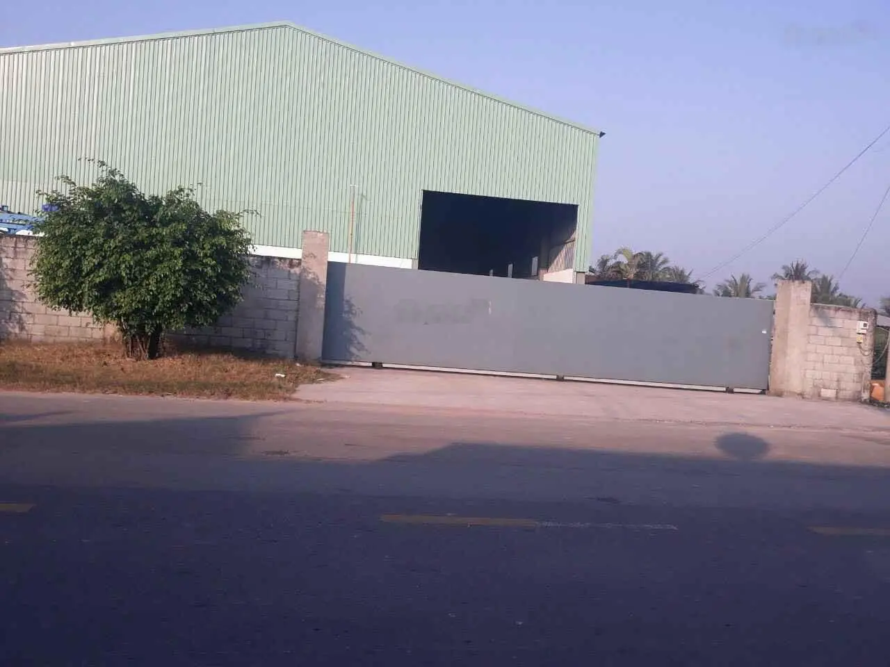 Bán nhà xưởng mặt đường huyện Tiên Lãng, 1000m2, mặt tiền rộng 20m, sẵn nhà xưởng