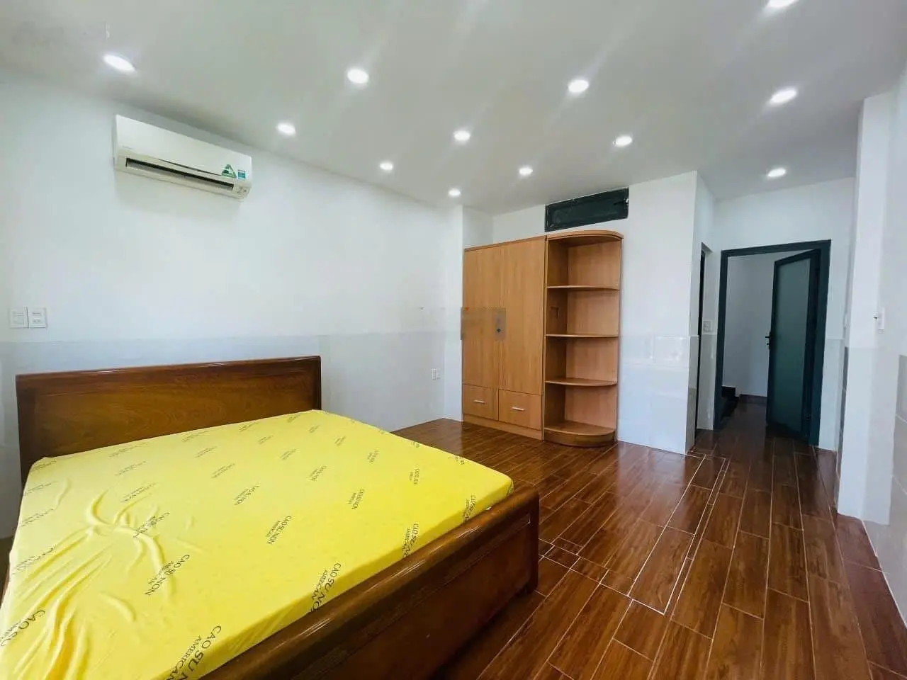 Bán nhà Mặt Tiền hẻm 8m Kinh doanh 256/29A Phan Huy Ích P12 3 tầng (4x13m)