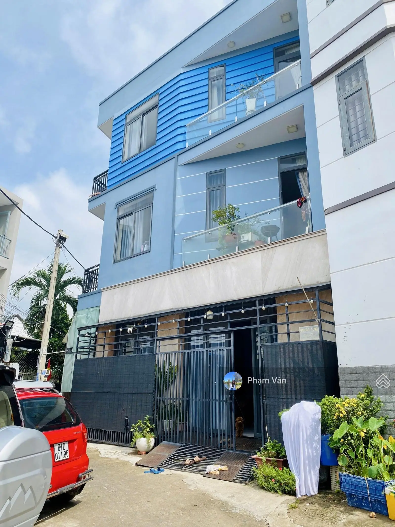 Nhà đẹp 3 Tầng kiên cố- TK hiện đại-gần Trường Đào Sơn Tây - đường ô tô quay đầu - DTs 150m2