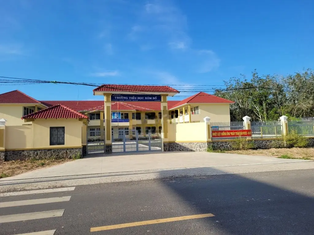 5x33. Hơn 174m2 gần full thổ cư. Rớt nhựa 200m.Kế bên cổng KCN. 560tr.