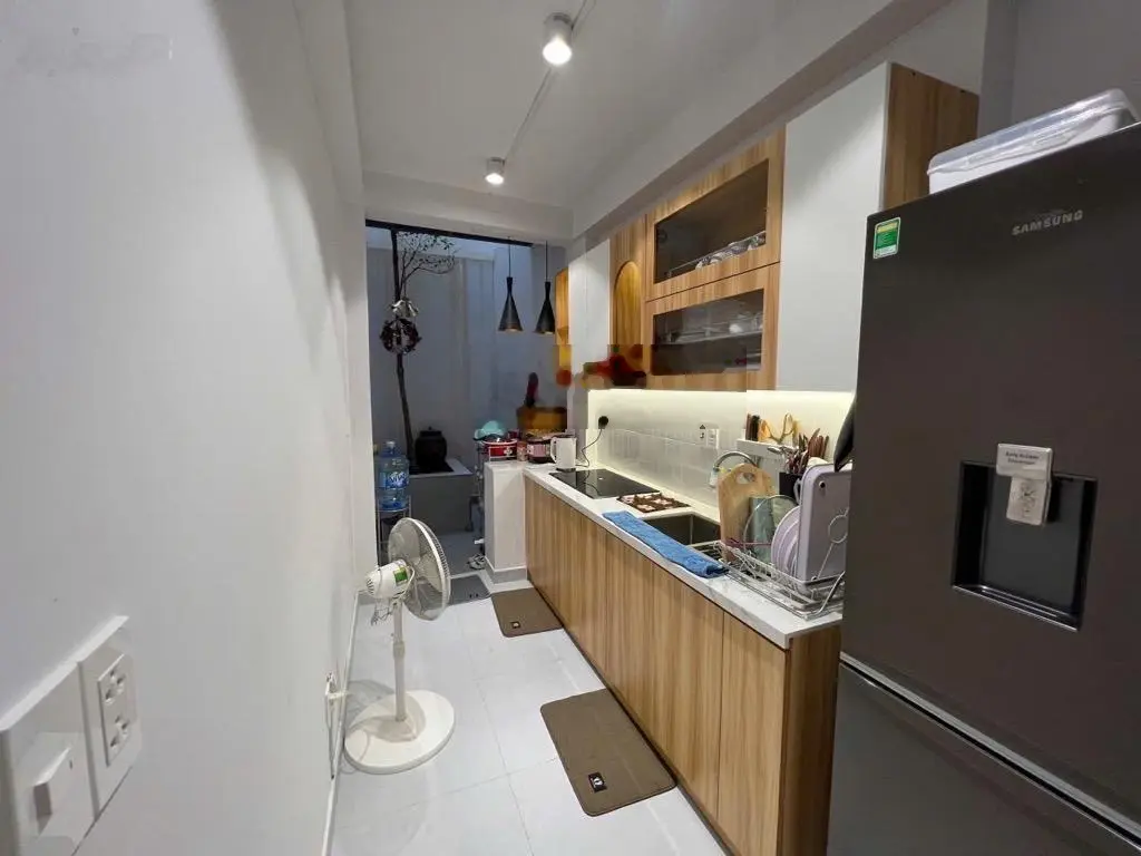 Bán nhà Vĩnh Hội Quận 4 - hẻm ôtô - 4 tỷ nhỉnh - 5 Tầng - 36m2 - khu dân trí cao an ninh