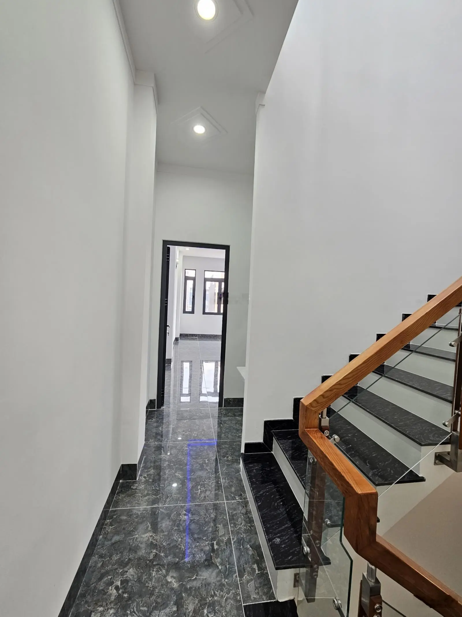 3 tỷ 750 Bán nhà 1 trệt 2 lầu KDC ĐẸP P.Thuận Giao, TP.Thuận An