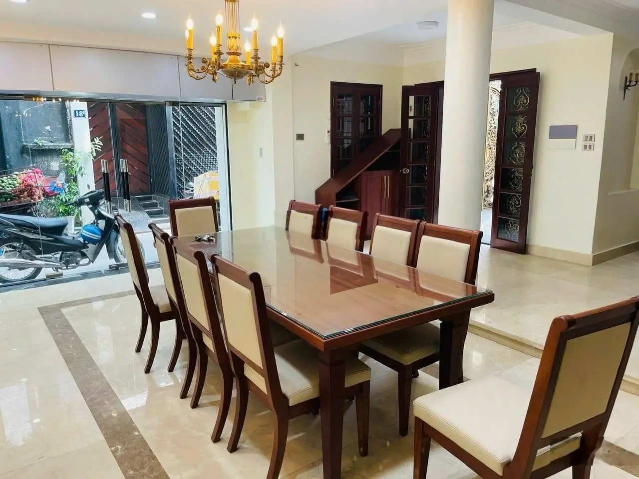 Bán nhà phố Xuân Diệu 120m2 MT 8m x 6 tầng giá 24,5 tỷ