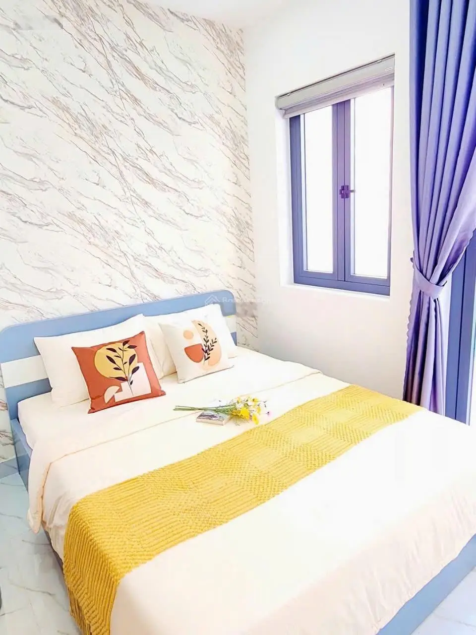 Cần tiền bán rẻ nhà 1 trệt 1 lầu ngay Emart Phan Huy ích, giá chỉ 5,9 tỷ, tiện kinh doanh