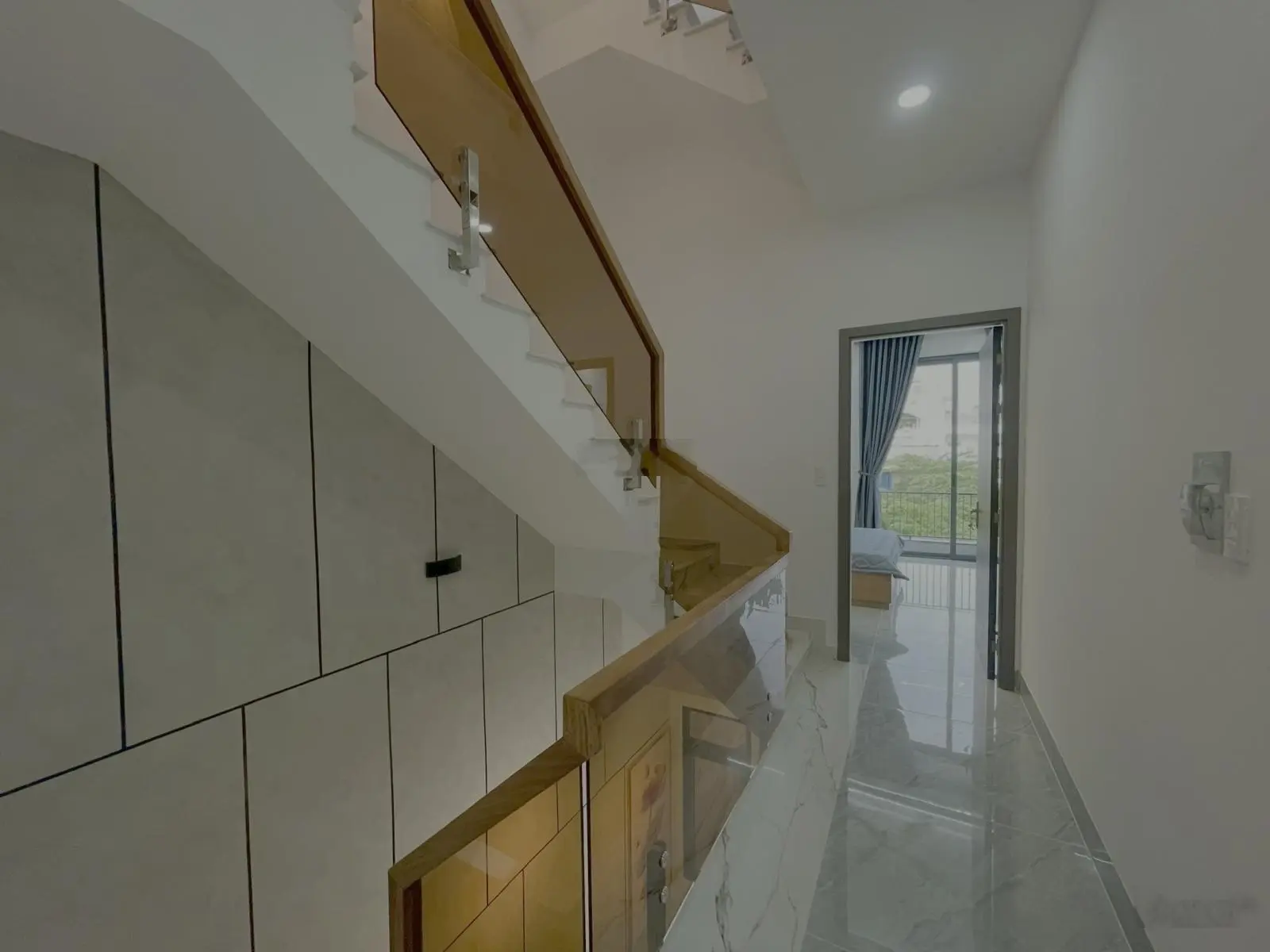 Hot: nhà mới 4 tầng full nội thất cao cấp, ô tô ngủ trong nhà ngay đường linh đông - gần vành đai 2