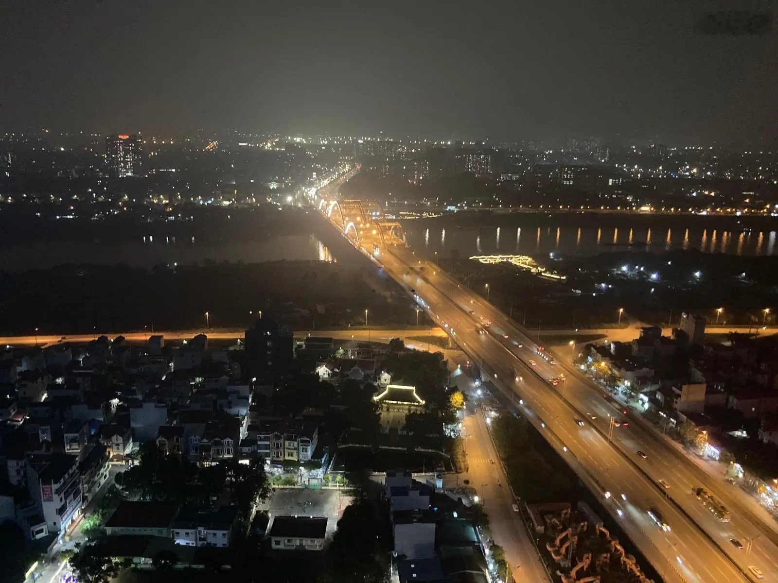 Căn hộ góc chung cư cao cấp view sông - 98,6m2