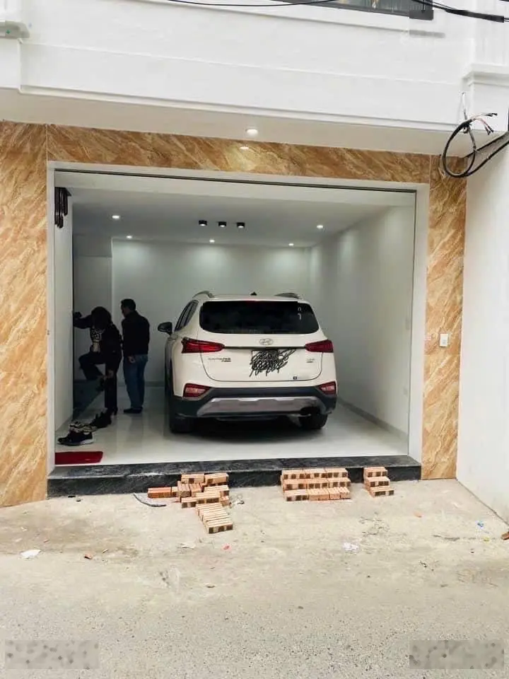 Hoàng mai 6T mới mặt tiền 6,2m lô góc, thang máy, thông sàn wc khép kín ô tô 7 chỗ tránh đỗ*12,3tỷ