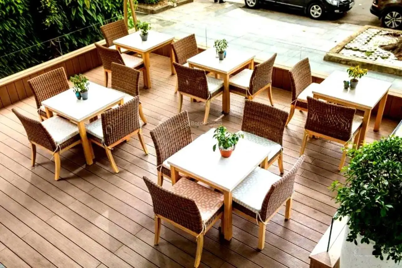 Sang nhượng khách sạn 4* tại Bến Thành, Q1 HCM - gần 1000m2 sổ lâu dài, doanh thu cao pháp lý sạch