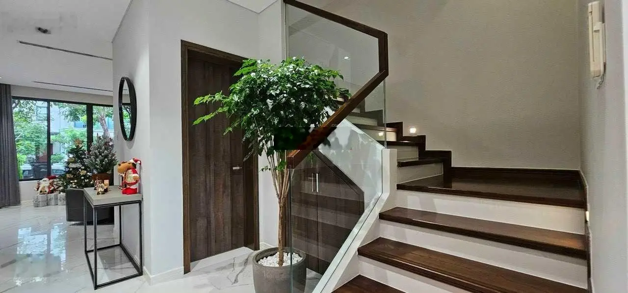 Cần bán nhanh căn Nine South 7x20m 16 tỷ nhà hoàn thiện LH 0989866306 Tuyền