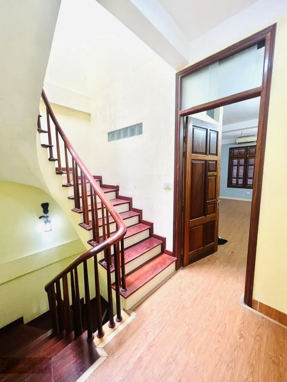 Bán nhà Giải Phóng 50 m2 - 6 tầng dân xây - nhà mặt phố kinh doanh ngày đêm - giá 11.8 tỷ