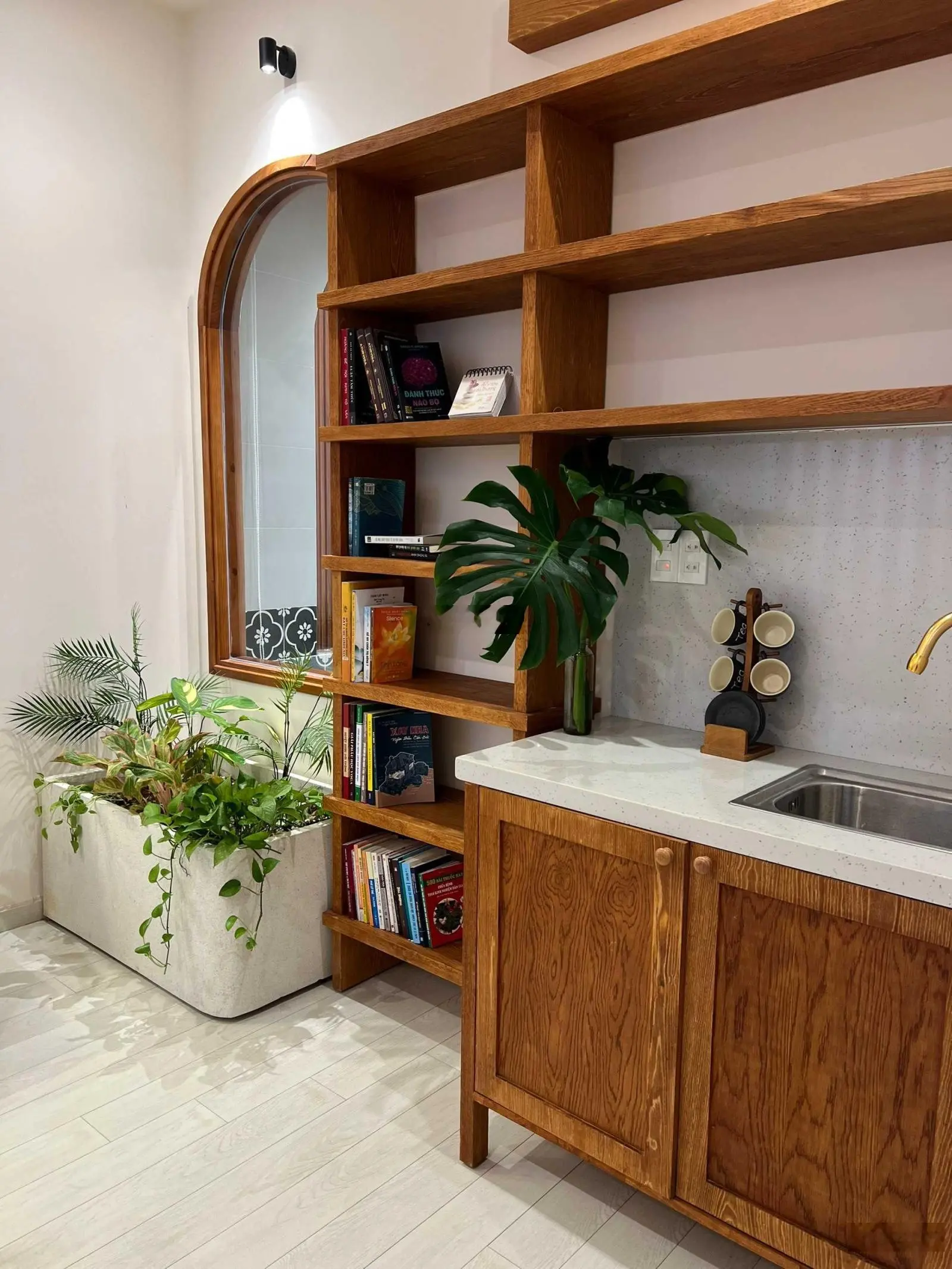 Bán nhà ven biển Mỹ Khê vị trí VIP sát Hồ Nghinh, giá đầu tư tốt