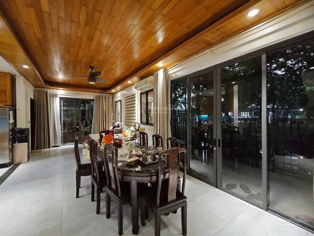 Bán bt gamura. lô góc 3 thoáng, dt,191m x 4 tầng. 5 ngủ. wieu vườn hoa. sổ vuông. giá, 59 tỷ