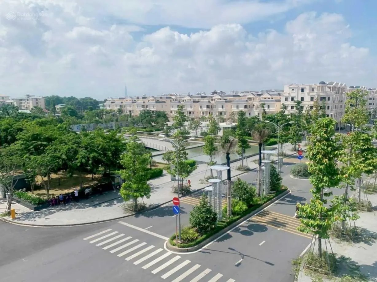 Bán nhanh nhà phố có hầm có thang máy, vị trí đẹp tại CityLand Park Hills. Thanh Tuyền