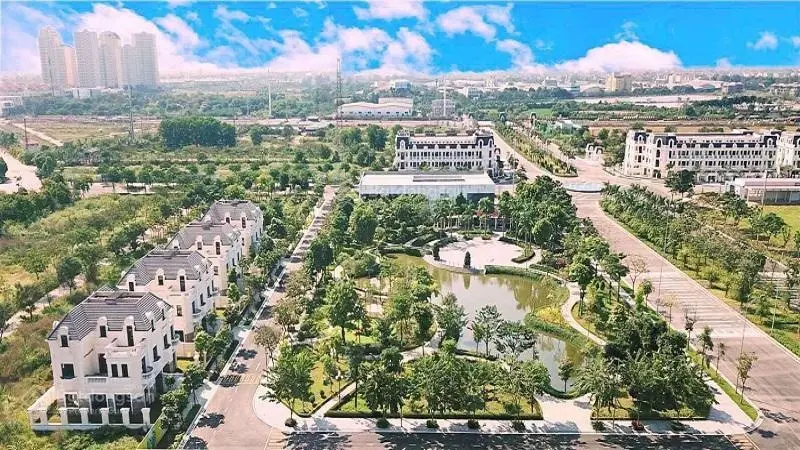 Em Thảo có cặp song lập liền khối và rời khối, vị trí đối diện trường học liên cấp Đoàn Thị Điểm