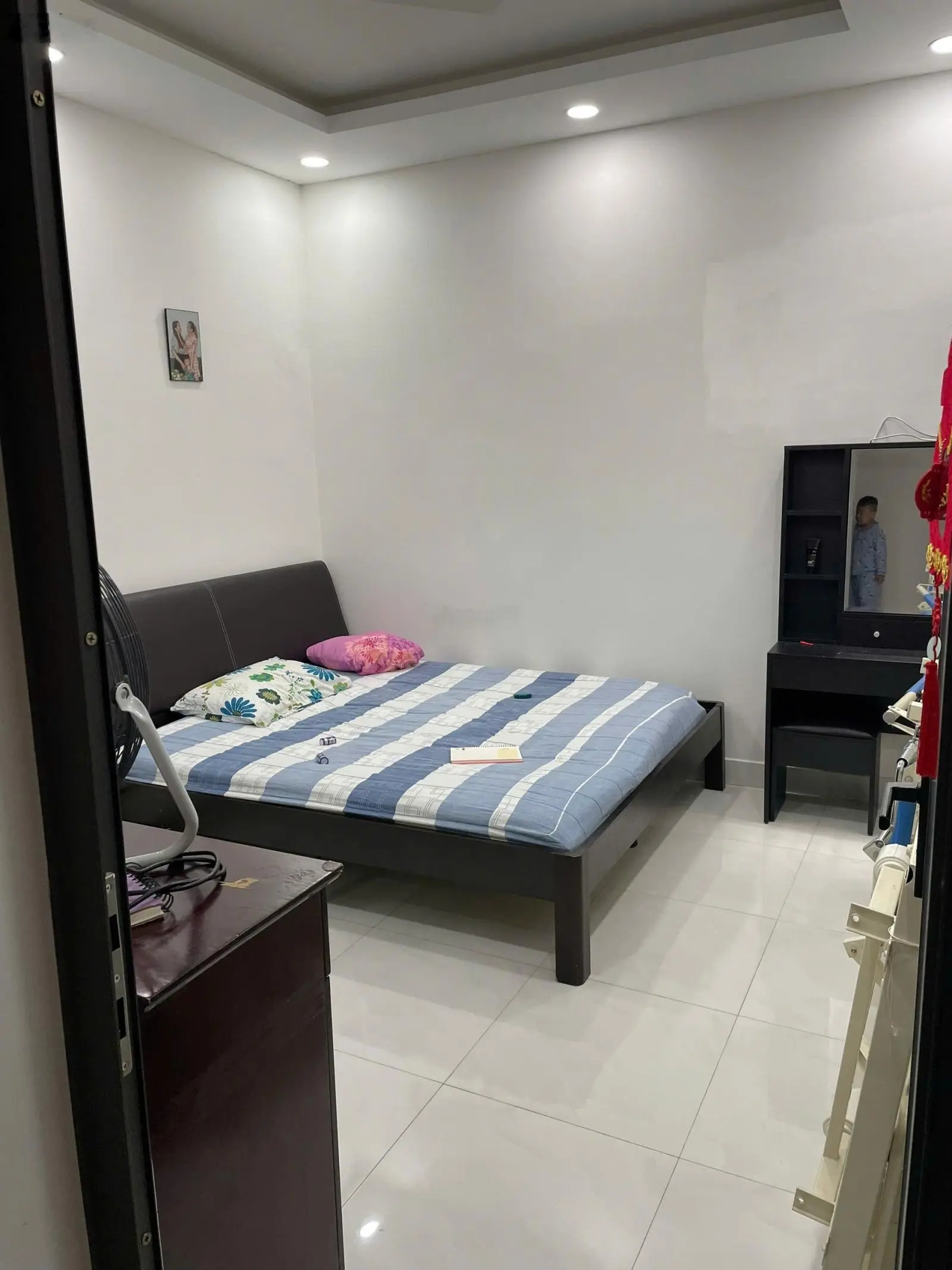 Bán nhà trệt lầu đường 385 Tăng Nhơn Phú A, Quận 9 - 2PN, hướng Đông Nam